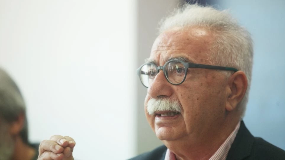 Φιλόλογοι και μαθηματικοί κατά των αλλαγών Γαβρόγλου: Πλήττουν την κλασική παιδεία και τη μαθηματική καλλιέργεια